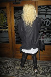 Rita Ora feet photo thumbnail