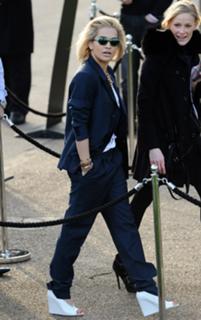 Rita Ora feet photo thumbnail