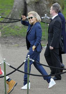 Rita Ora feet photo thumbnail