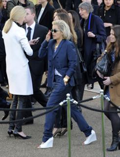 Rita Ora feet photo thumbnail