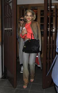 Rita Ora feet photo thumbnail