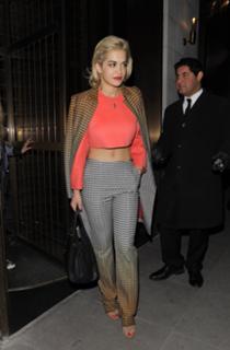 Rita Ora feet photo thumbnail