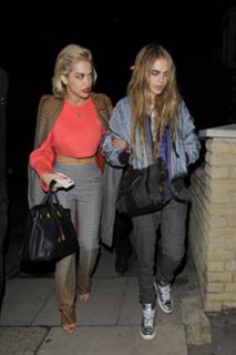 Rita Ora feet photo thumbnail