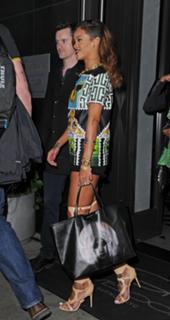 Rihanna feet photo thumbnail