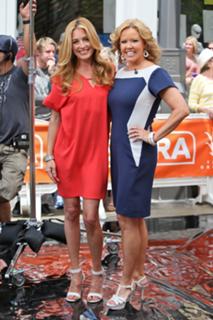 Cat Deeley feet photo thumbnail