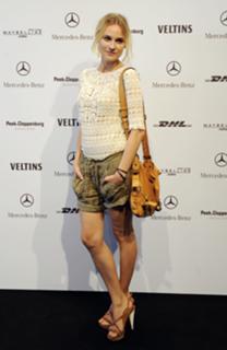 Diane Kruger feet photo thumbnail