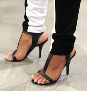 Rocsi Diaz feet photo thumbnail