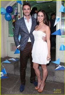 Jessica Lowndes feet photo thumbnail