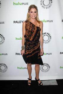 Julie Bowen feet photo thumbnail