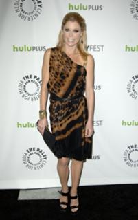 Julie Bowen feet photo thumbnail