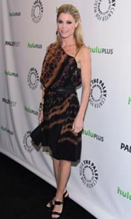 Julie Bowen feet photo thumbnail