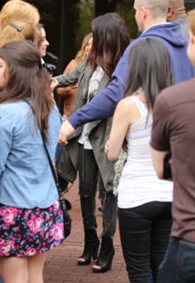 Selena Gomez feet photo thumbnail