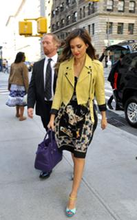 Jessica Alba feet photo thumbnail