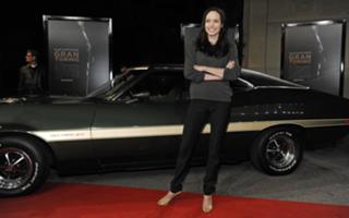 Angelina Jolie feet photo thumbnail