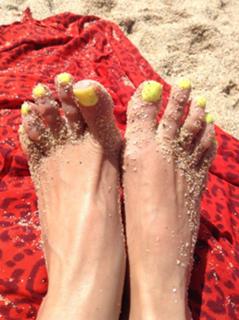 Cristina Ferreira feet photo thumbnail