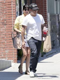 Selma Blair feet photo thumbnail
