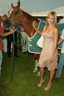Jessica Alba feet photo thumbnail