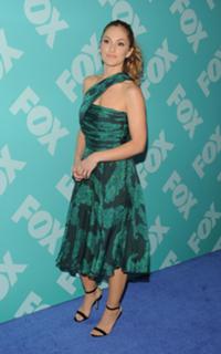Minka Kelly feet photo thumbnail