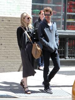 Emma Stone feet photo thumbnail