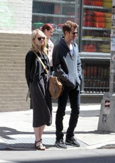 Emma Stone feet photo thumbnail