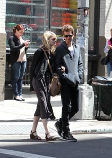 Emma Stone feet photo thumbnail