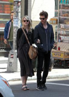 Emma Stone feet photo thumbnail
