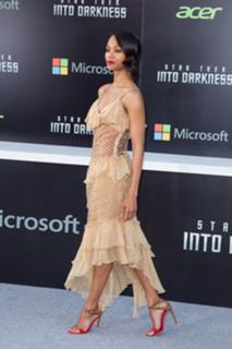 Zoe Saldana feet photo thumbnail