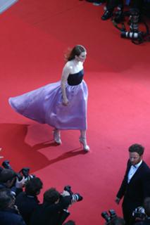 Julianne Moore feet photo thumbnail