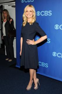 Sarah Michelle Gellar feet photo thumbnail