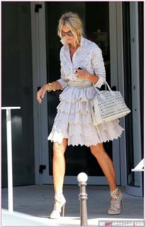Elle Macpherson feet photo thumbnail