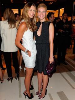 Elle Macpherson feet photo thumbnail