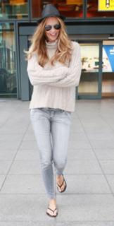 Elle Macpherson feet photo thumbnail