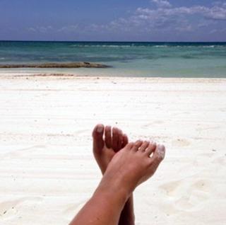 Gaby Espino feet photo thumbnail