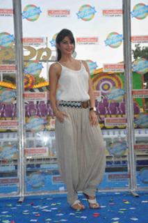 Jacqueline Fernandez feet photo thumbnail