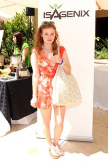 Holland Roden feet photo thumbnail