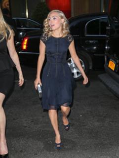 AnnaSophia Robb feet photo thumbnail