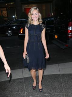 AnnaSophia Robb feet photo thumbnail