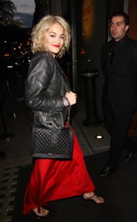 Rita Ora feet photo thumbnail