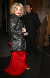 Rita Ora feet photo thumbnail