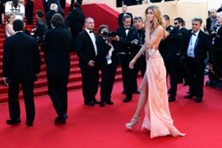 Doutzen Kroes feet photo thumbnail