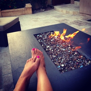 A.J. Cook feet photo thumbnail