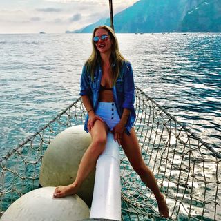 A.J. Cook feet photo thumbnail