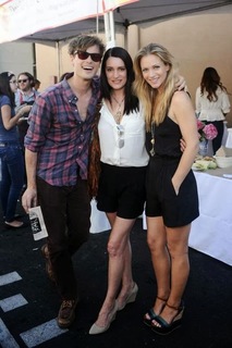A.J. Cook feet photo thumbnail