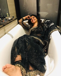 Aackruti Nagpal feet photo 6