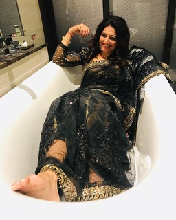 Aackruti Nagpal feet photo 5