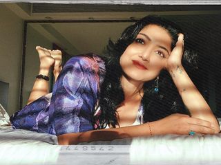 Aackruti Nagpal feet photo 14