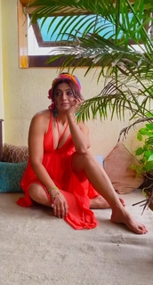Aackruti Nagpal feet photo 9