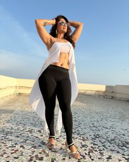 Aackruti Nagpal feet photo 12