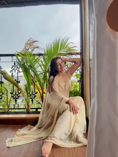 Aackruti Nagpal feet photo 5