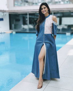 Aahana Kumra feet photo 15